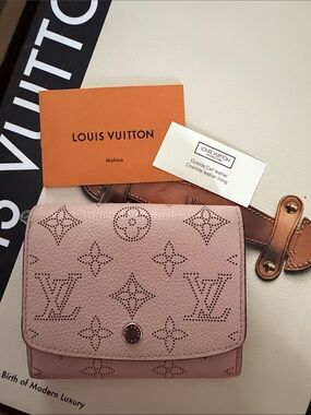 Authentic Louis Vuitton Mahina Iris Compact Wallet Pink Jasmin EUC